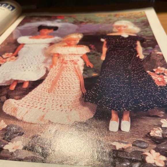 2/$35 Crochet World Magazine April 1994 Vintage - Picture 4 of 6